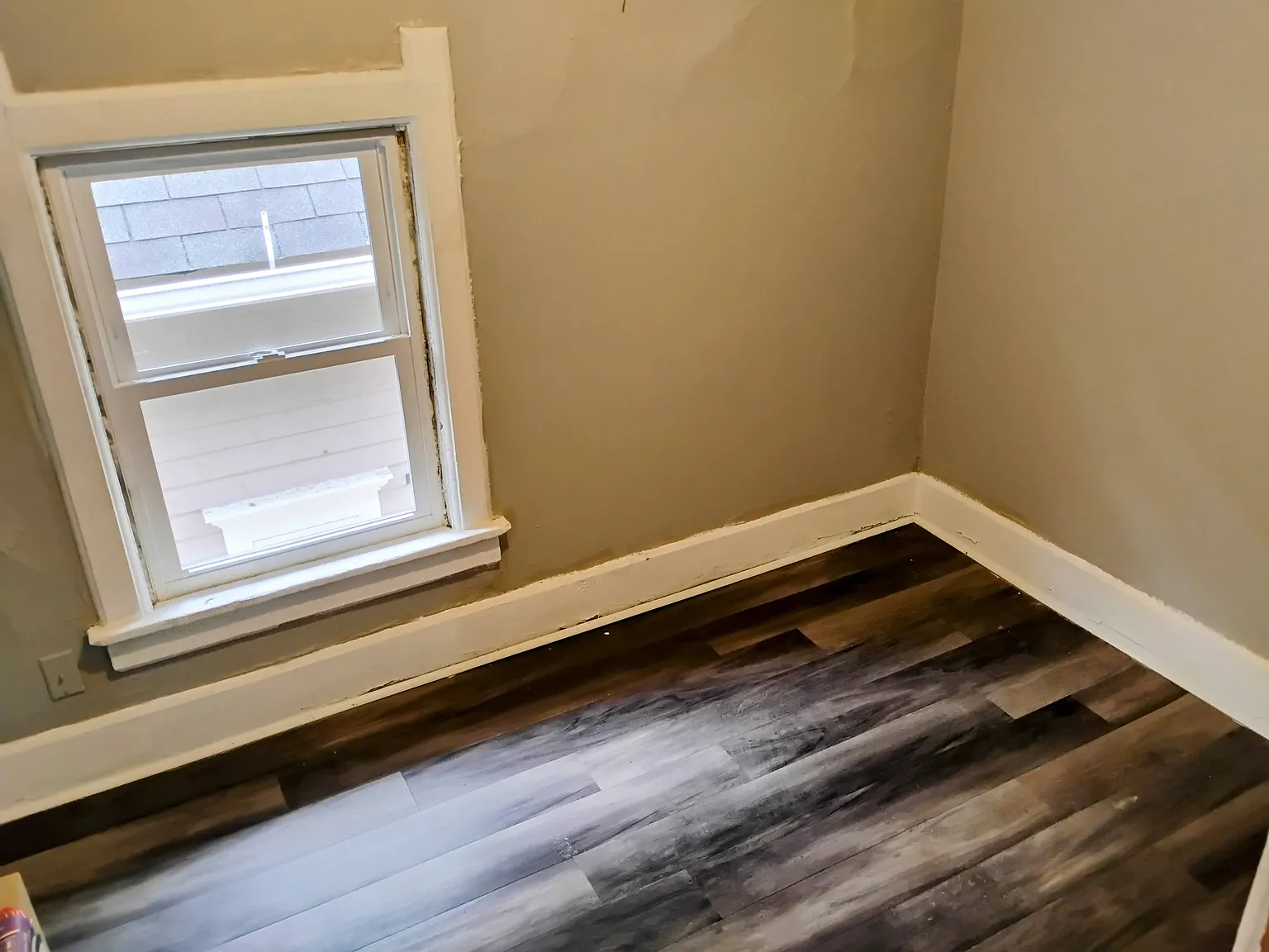 Renovated upper 3bedroom 1bath unit on 20th — Photo 4