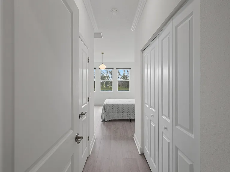 4574 Longwood — Photo 14
