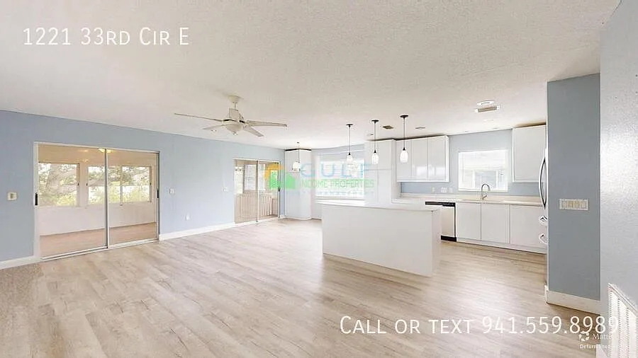 3 bed, 2.0 bath, 1200 sqft, $3,000 — Photo 3