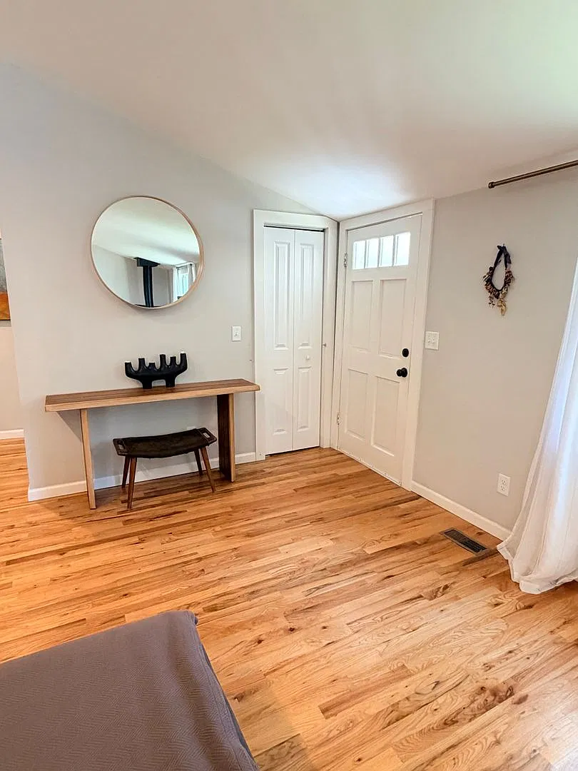 3 Bed, 2.5 Bath Tastefully Furnished Home, Dog Friendly! — Photo 4
