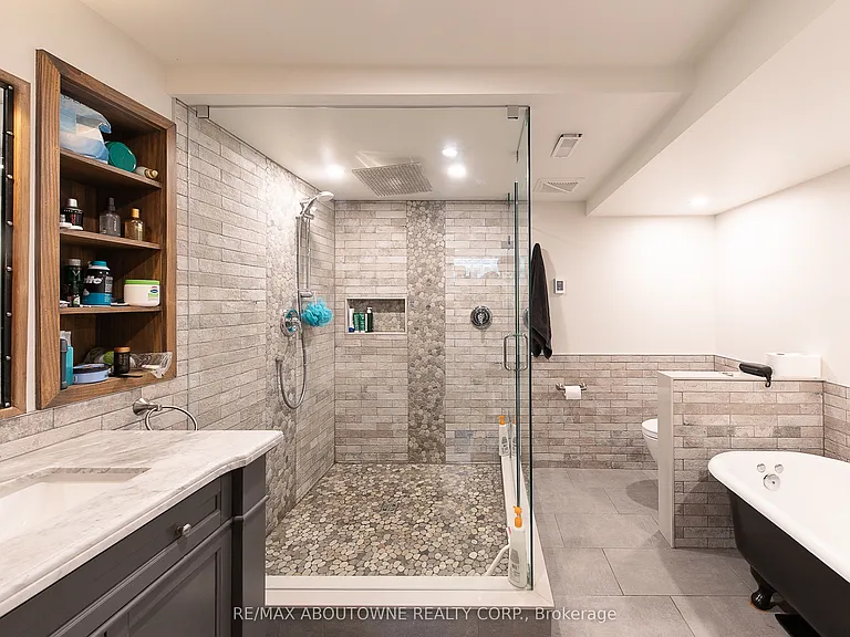 1290 Braeside Dr — Photo 34