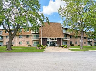 3240 N Manor Dr APT 315, Lansing, IL