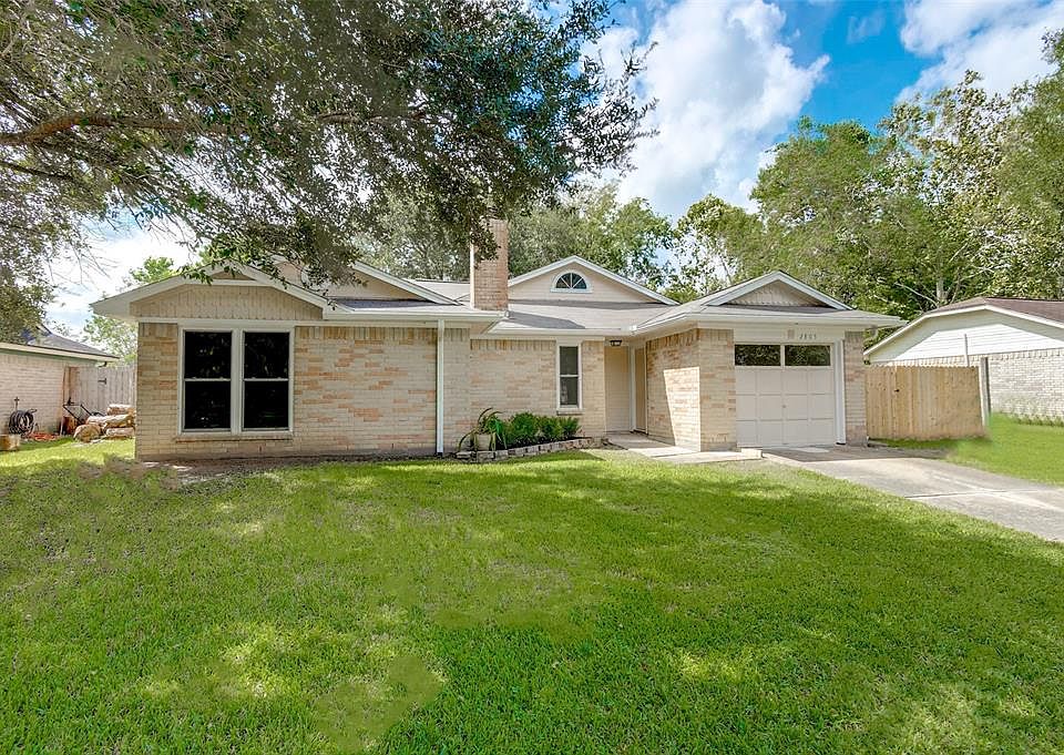 1st image of 2805 Mockingbird Dr