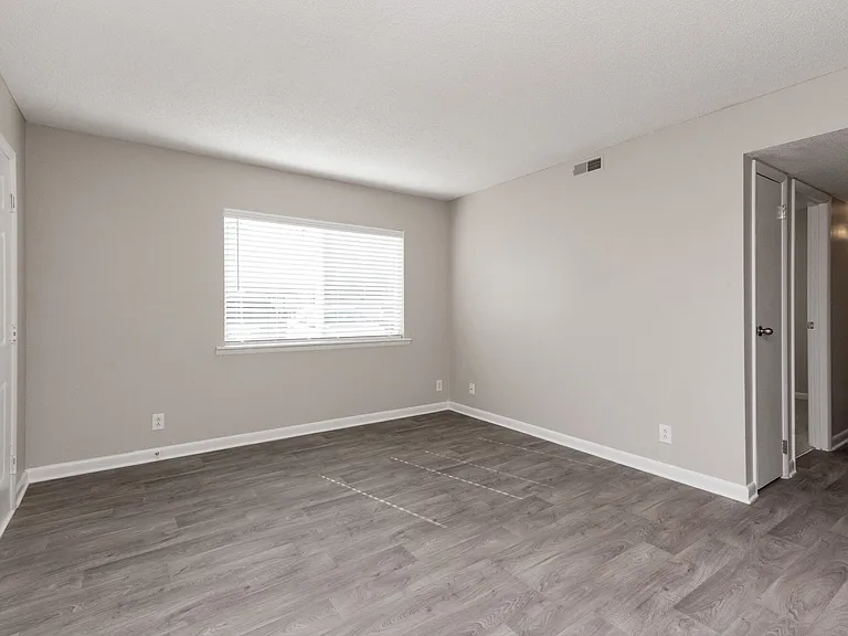 Northwoods Apartments — Photo 11