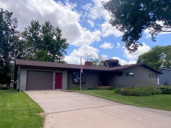 307 Moundview St, Cobb, WI 53526