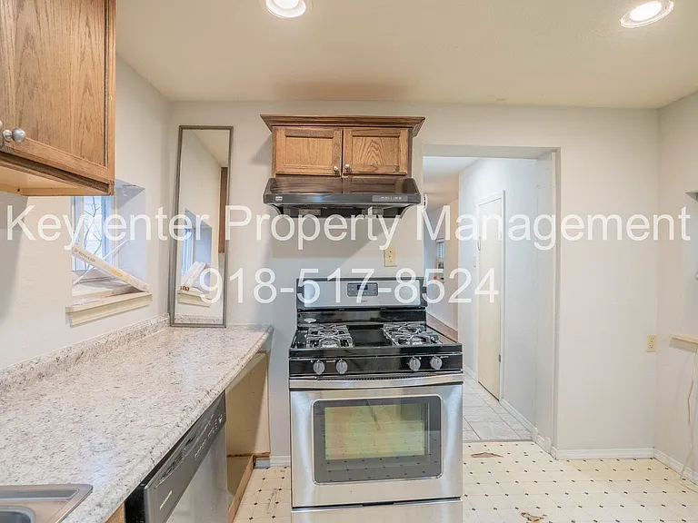 S Joplin Ave Triplex — Photo 7