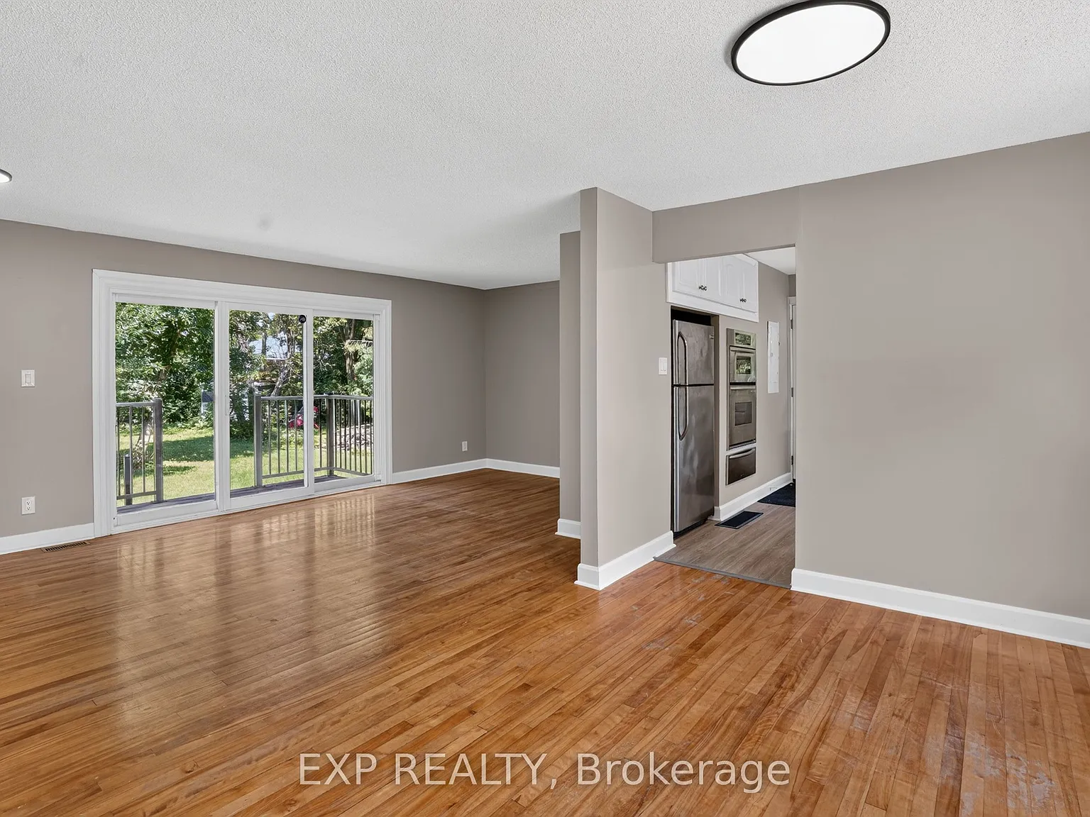 3 bed, $2,400 — Photo 3
