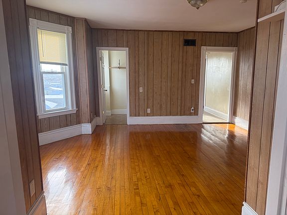 2nd image of 8 Neptune Street Ct Floor 3