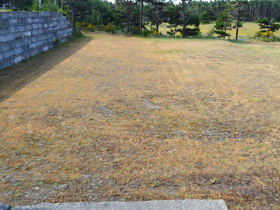 1st image of 627 Heathcrest Ln W
