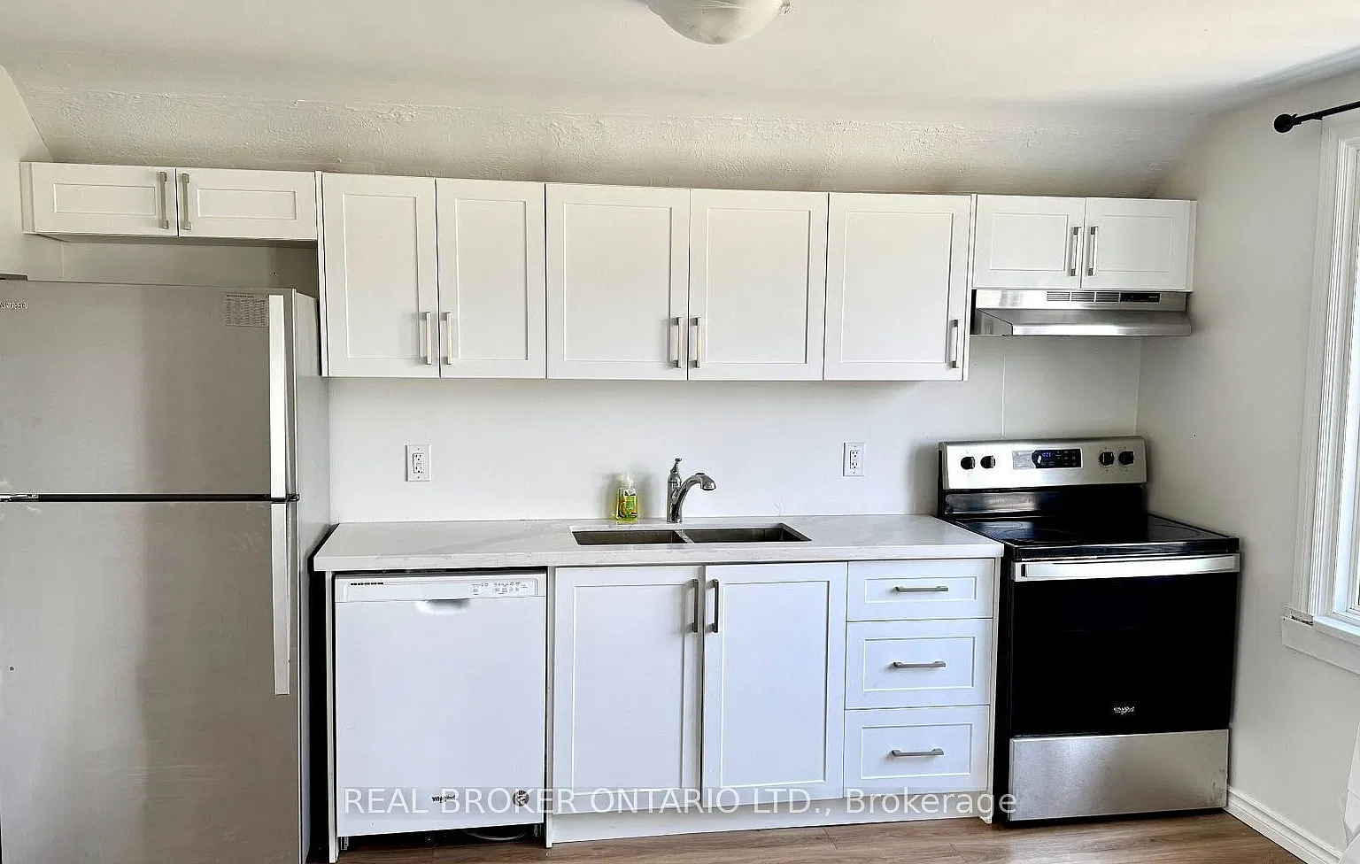 2 bed, $1,600 — Photo 3