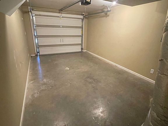 4th image of 1730 Thistlewood Dr Unit C