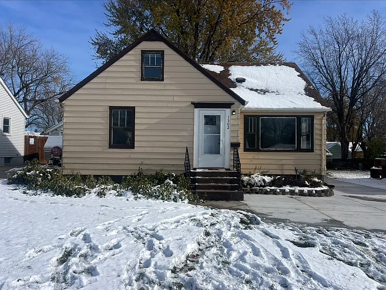 1302 McMillan St — Photo 2