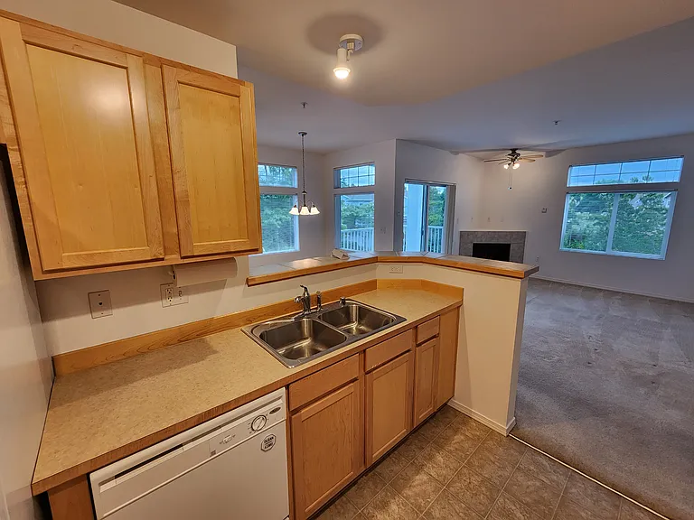 6401 Hazel Ln SE #B-12 — Photo 9