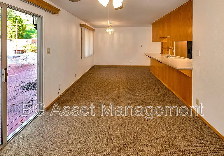 2901 Doidge Ave — Photo 8