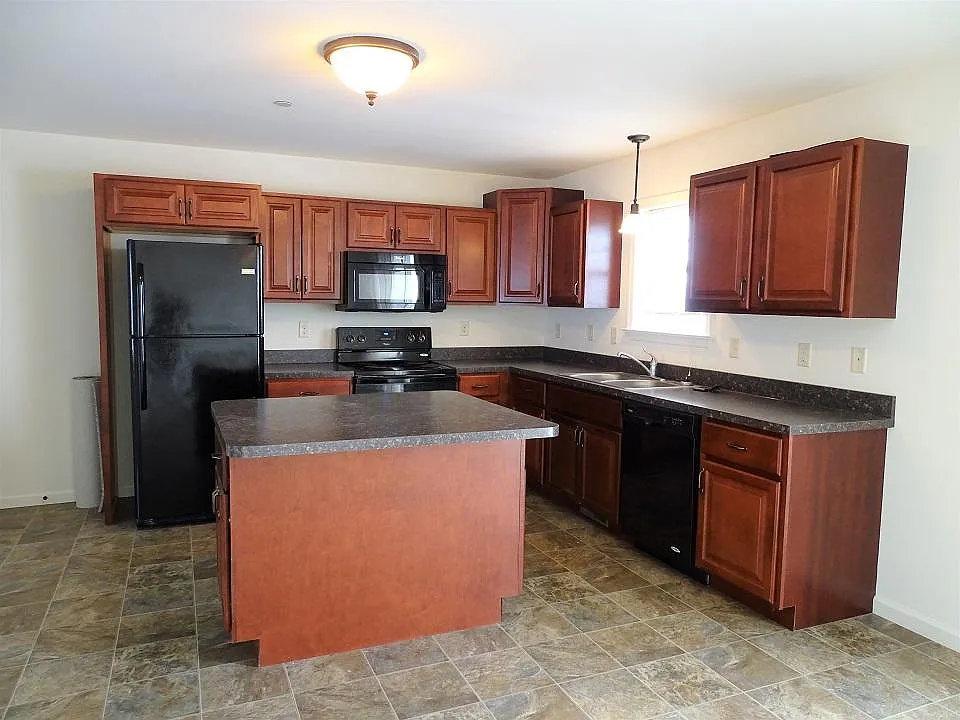 3 bed, 1.5 bath, 1440 sqft, $1,695 — Photo 4