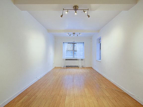 3rd image of 67-66 108th St Unit C4