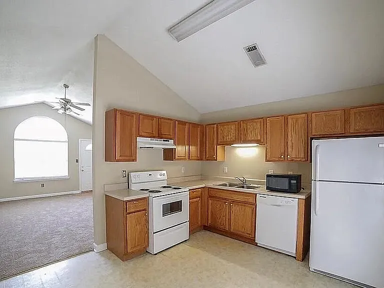 220 Harvest Way — Photo 5
