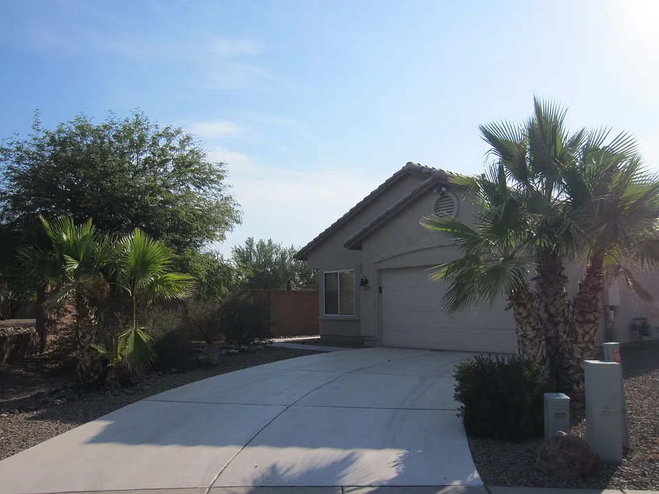 7454 W Mission View Pl