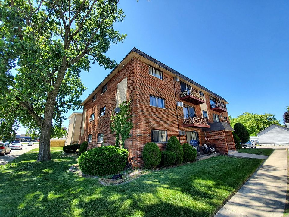 1st image of 6338 W 99th Pl #2SW
