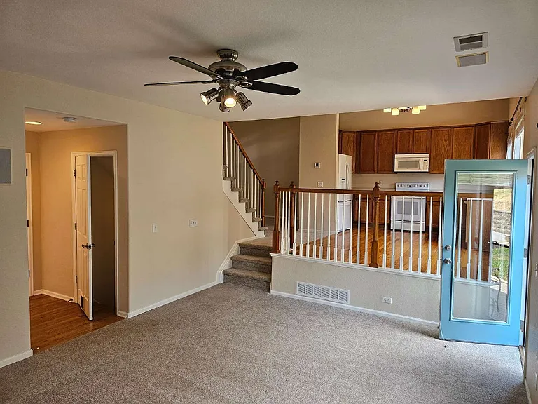 1124 W Mulberry Ln — Photo 7