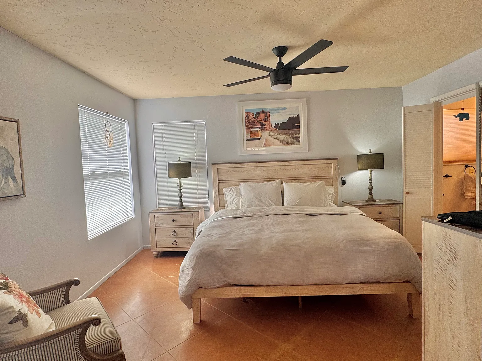 2492 N Bay Dr — Photo 3