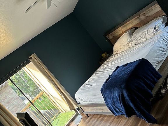 4th image of 2120 Wilcrest Dr APT 229