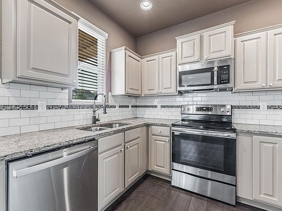 5th image of 3814 SW Peachwood Dr
