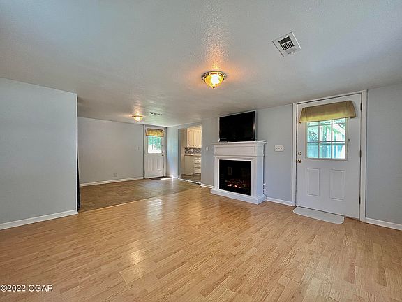 4th image of 6916 SE 72nd Ter