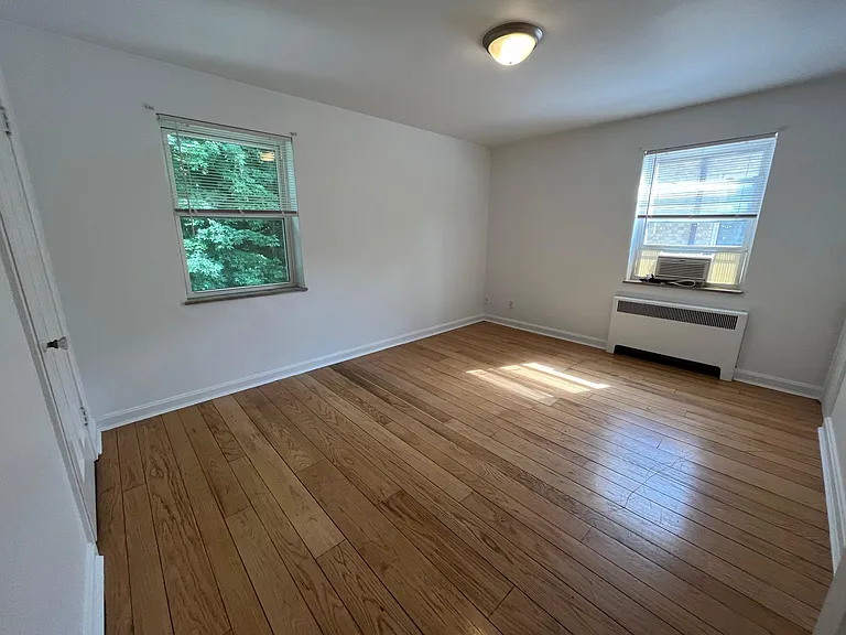 4018 Paxton Ave — Photo 10