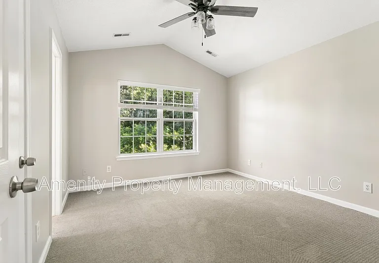 321 Warwick Landing Pkwy — Photo 17