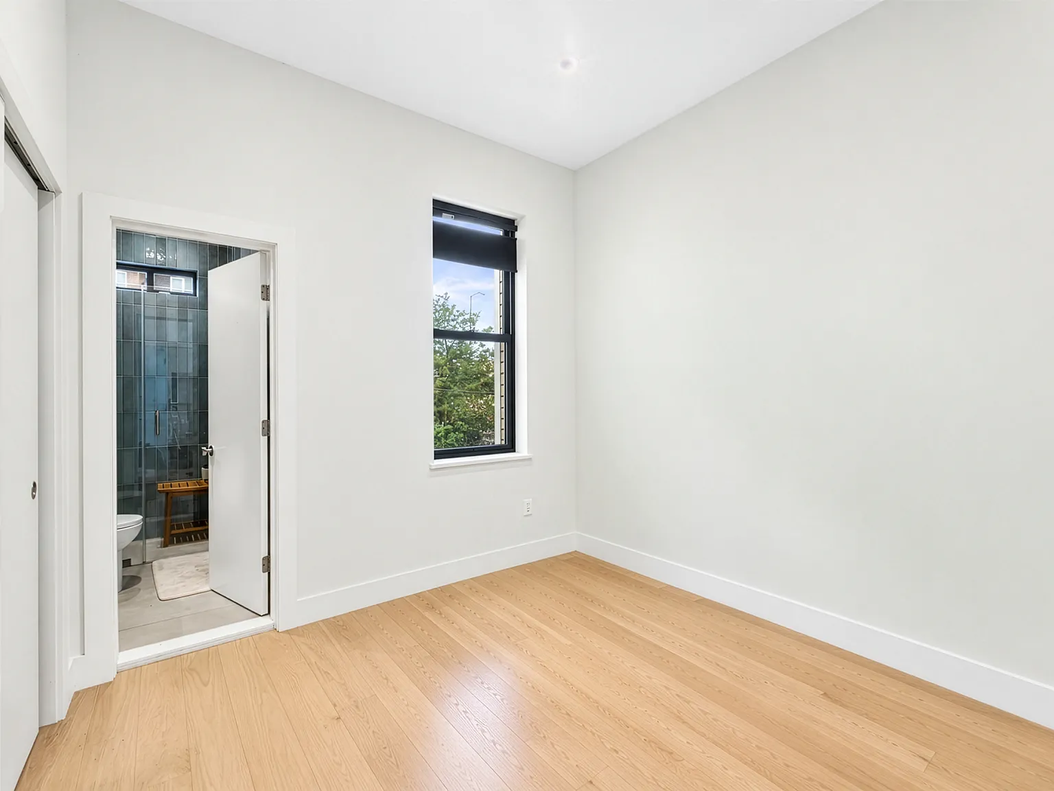 139 Kingsland Avenue — Photo 4