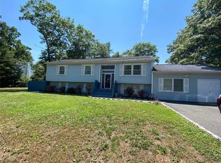 66 Miller Place Middle Island Rd, Mount Sinai, NY 11766