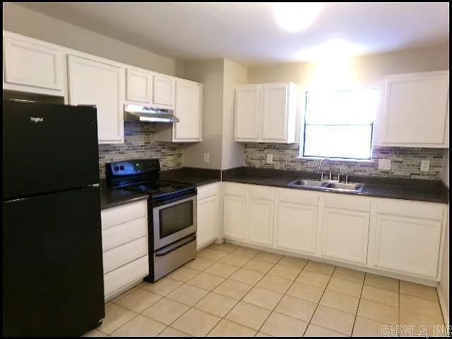 3915 Saint James Ct — Photo 7