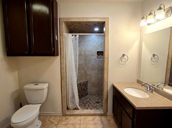 213 Marigold Cir, Laredo, TX 78046