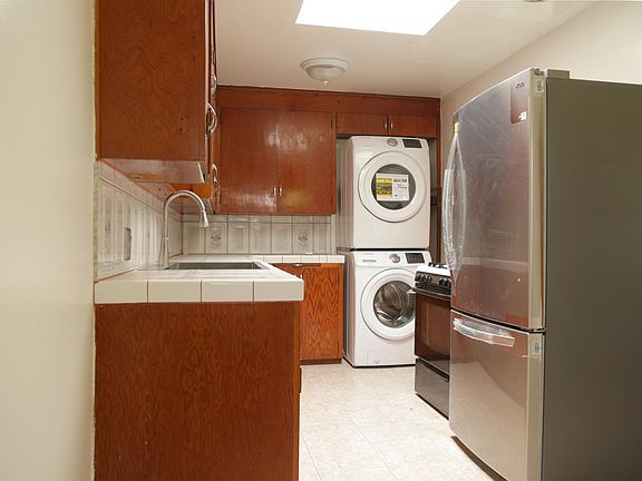 4th image of 1521 Centinela Ave APT A