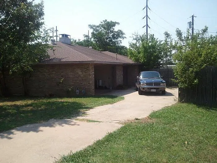 2219 Kingston Trce