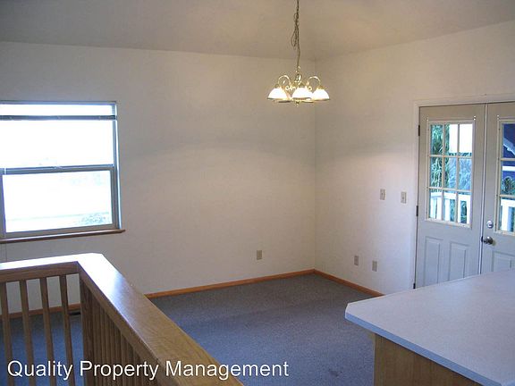 3rd image of 14 Beach Ave