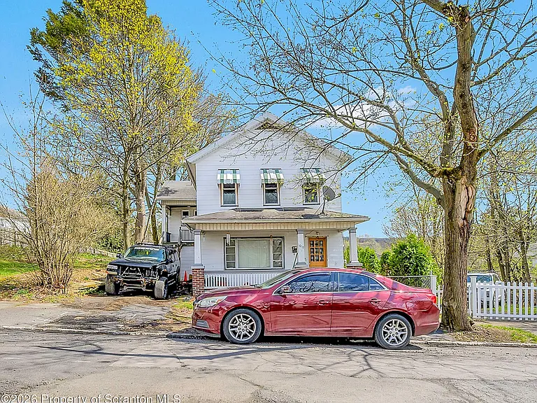 1019 S Webster Ave — Photo 20