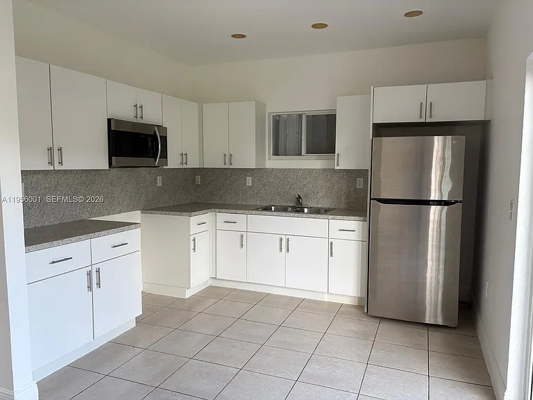 2916 NW 51st St — Photo 3