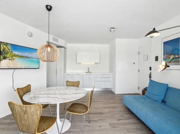 6080 Collins Ave #302, Miami Beach, FL 33140