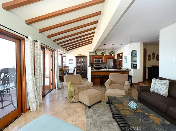 74 Camino De Flores APT 6, Avalon, CA 90704