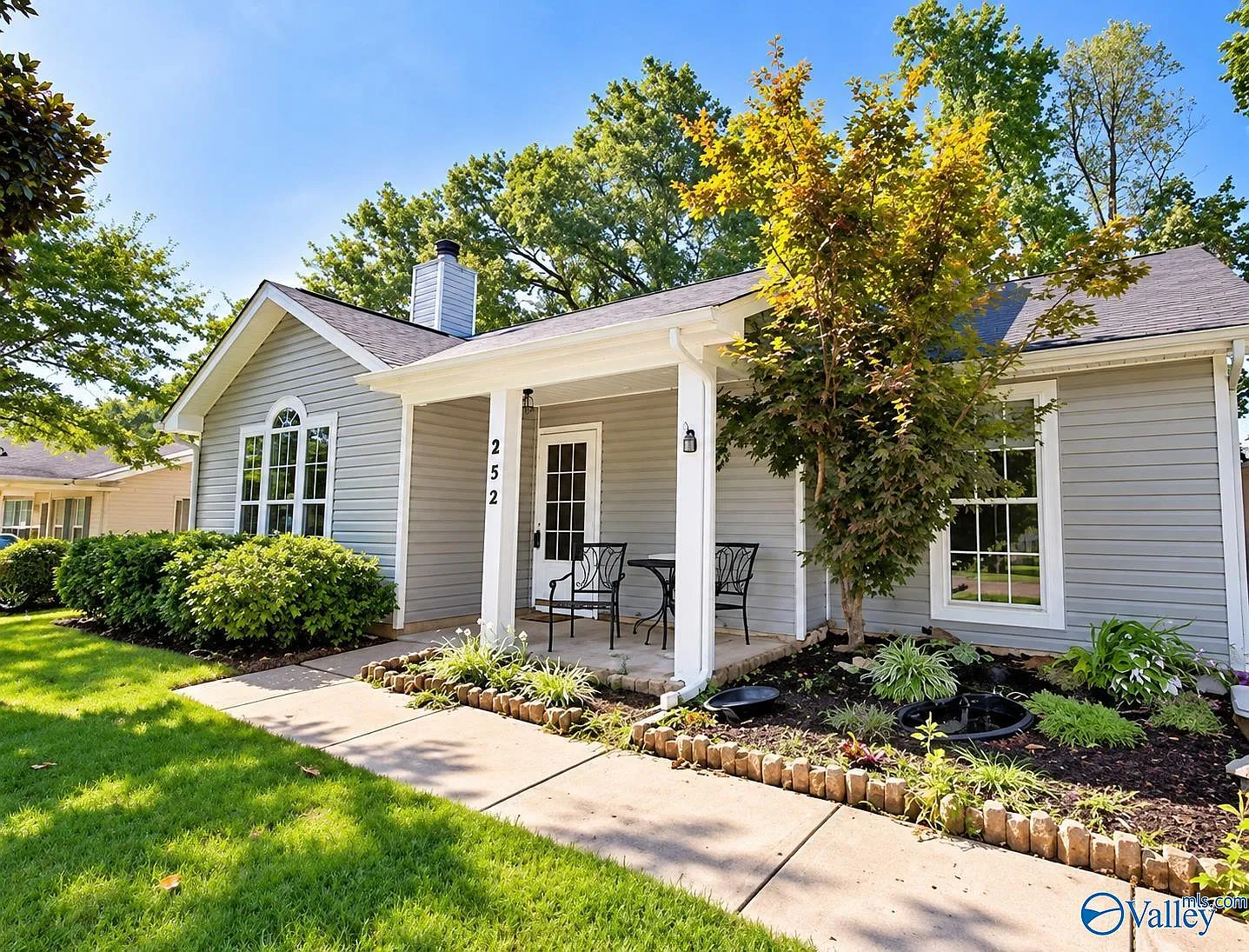 3 bed, 2.0 bath, 1230 sqft, $1,500 — Photo 2