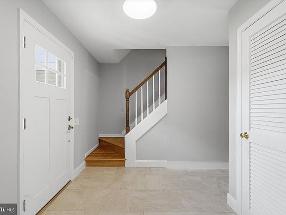 5th image of 11200 Hunt Club Dr