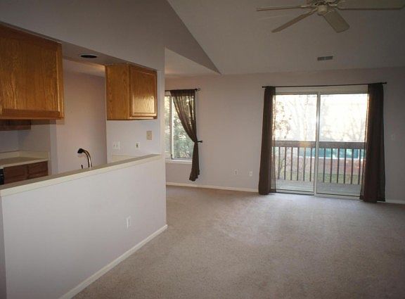 4th image of 3163 Windcrest Dr NE #19
