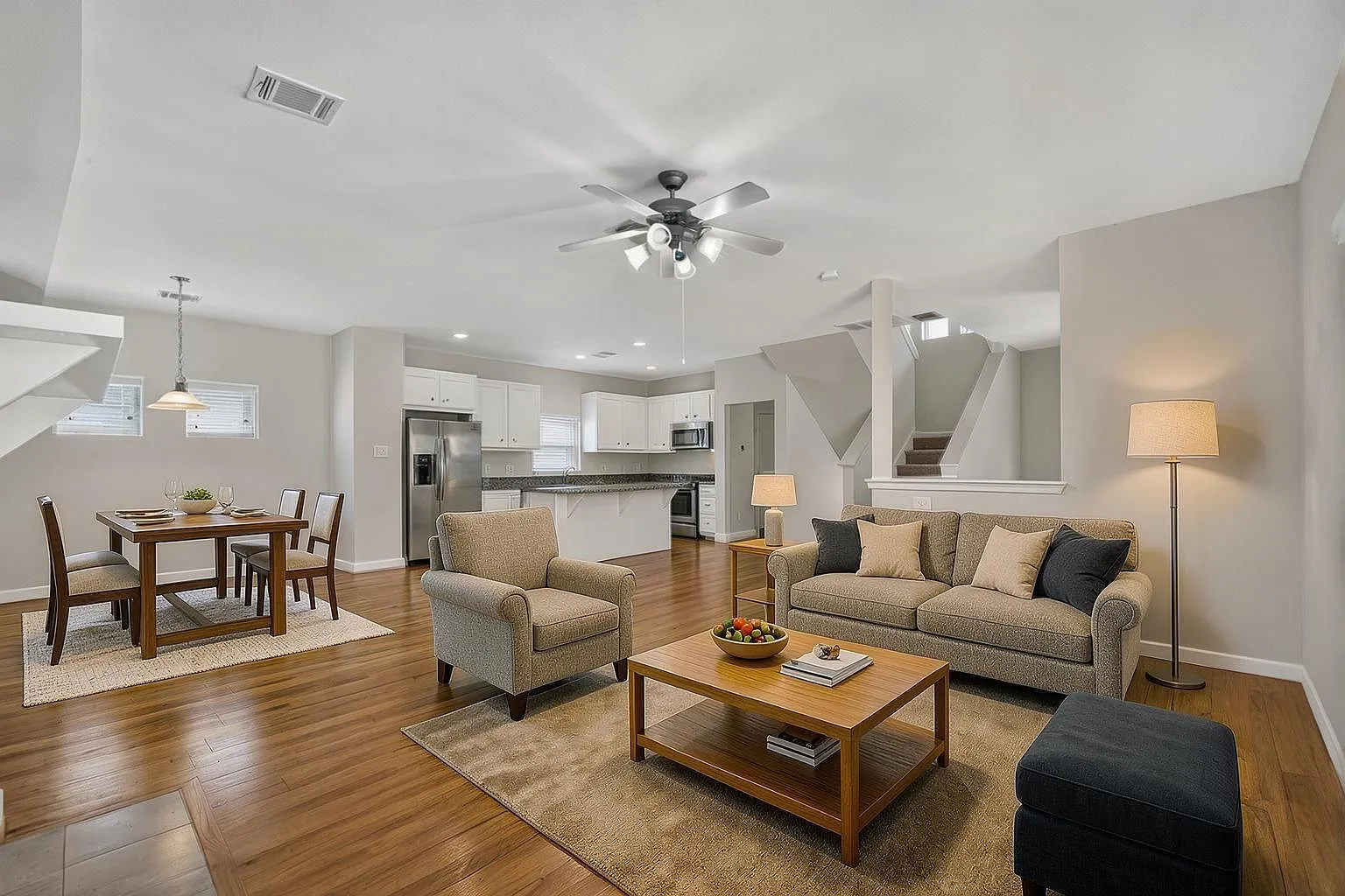 3 bed, 2.5 bath, 2080 sqft, $2,300 — Photo 2