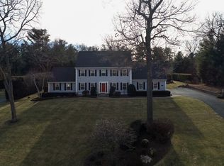 3 Falcon Crst, Southwick, MA 01077