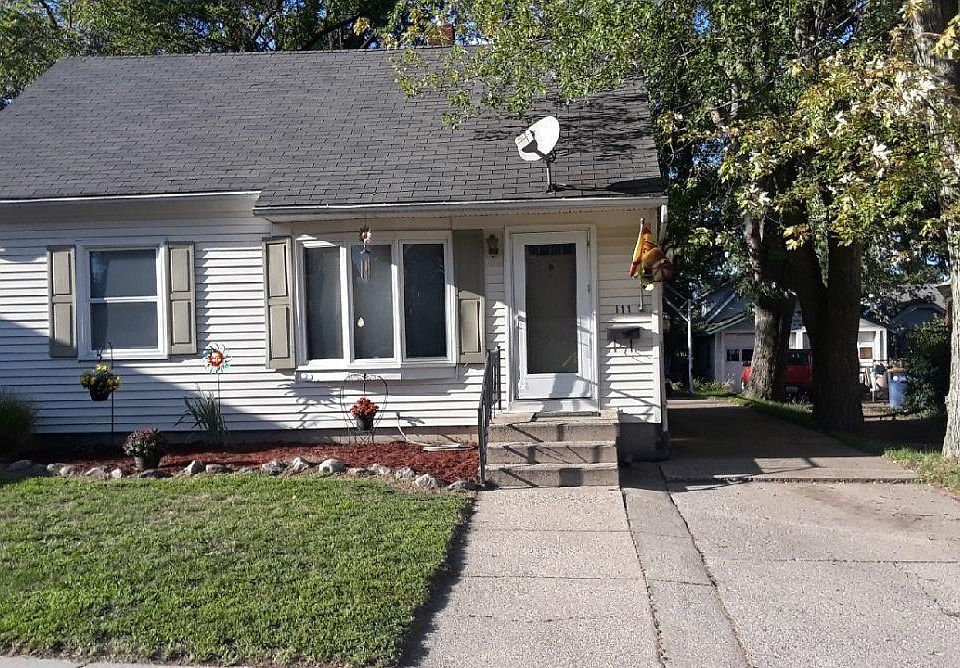 1st image of 111 Melbourne St NE
