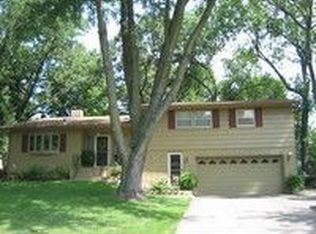 1809 Waldorf Rd, Albert Lea, MN 56007