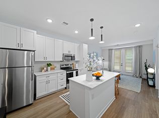 Citizen, Kansas City, MO 64111