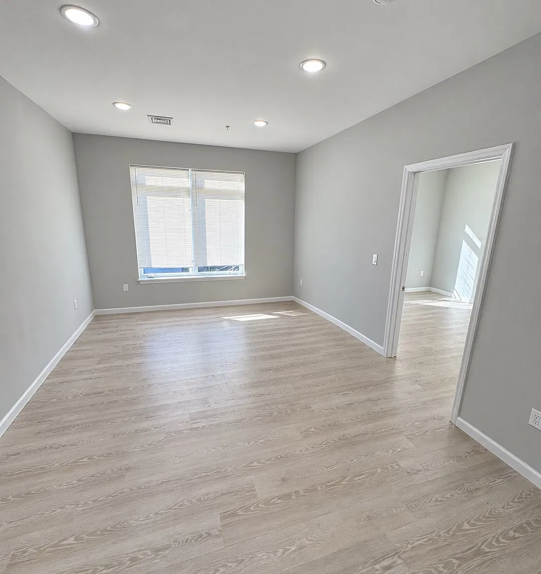 1 bed, $1,718 — Photo 3